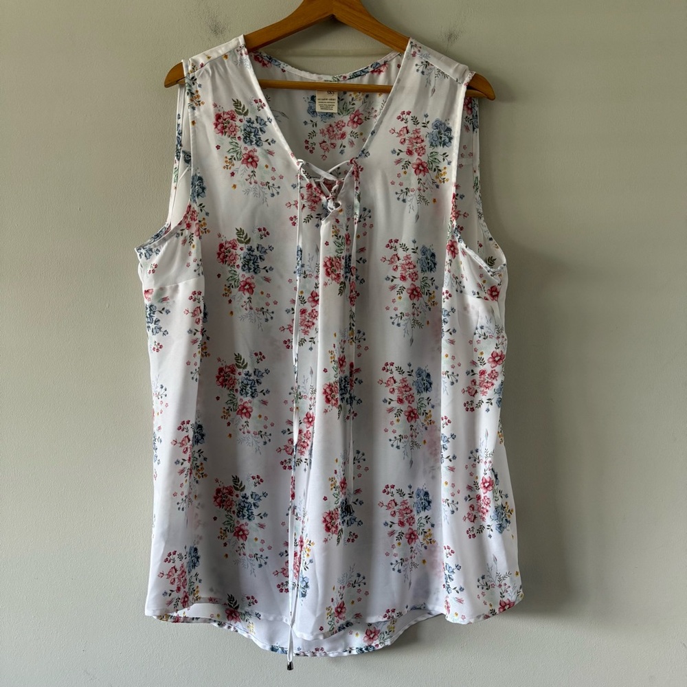 Womens Sleeveless Lightweight Top 1X V Neck Cottage Prairie Floral Flowy‎ Blouse